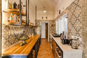 Кухня или мини-кухня в Pondok Villa Ubud Centre
