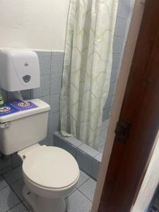 Koupelna v ubytování Hostal Gardner