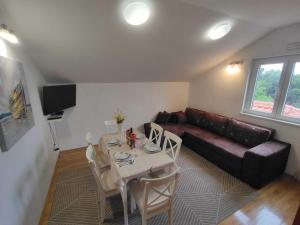 Istumisnurk majutusasutuses Apartment Kola with balcony