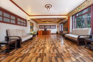 Summit Sherpa Mountain Hotel & Spa的休息区