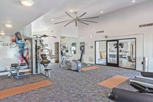 Pusat kecergasan dan/atau kemudahan kecergasan di 3beds-kingbedsleeps7gymwificentral