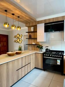 Eldhús eða eldhúskrókur á Luxury Redefined Home