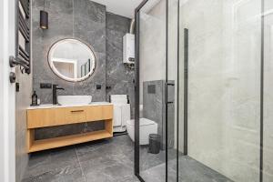 Kúpeľňa v ubytovaní Glow Apartments - Apartamenty Studio KOZIA Gdańsk Śródmieście