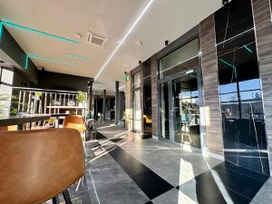 Reštaurácia alebo iné gastronomické zariadenie v ubytovaní Hotel Turkus