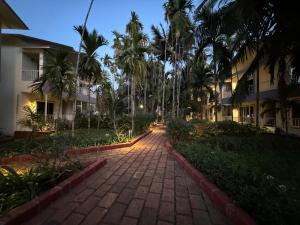 VITS Select Casuarina Diveagar外面的花园