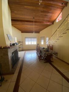 Μια τηλεόραση ή/και κέντρο ψυχαγωγίας στο Benedito 58