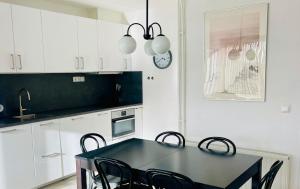 Η κουζίνα ή μικρή κουζίνα στο Lamsoor 2A* +19 φωτογραφίες