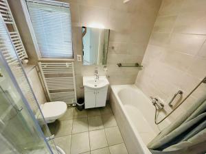 Ένα μπάνιο στο Lamsoor 2A*