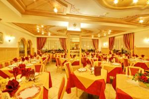 Restaurace v ubytování Hotel Villa Cima Undici