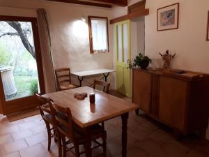 Χώρος καθιστικού στο Gite nature les ANOURES en PROVENCE