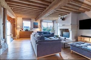 โทรทัศน์และ/หรือระบบความบันเทิงของ Villa La Normandie