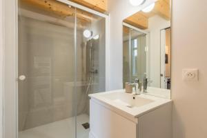 Ένα μπάνιο στο Studio équipé pour une personne +13 φωτογραφίες