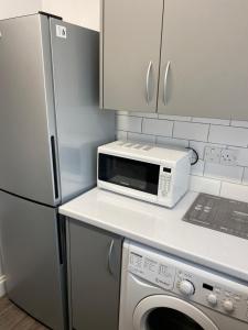 Beach Front House的厨房或小厨房