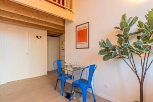 Ruang duduk di Studio pour deux en mezzanine avec petit balcon