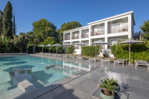 Baseinas apgyvendinimo įstaigoje La Maison Corfu - Adults Only arba netoliese