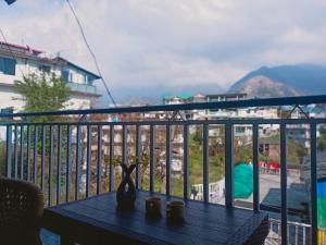 A general mountain view or a mountain view taken from the homestay