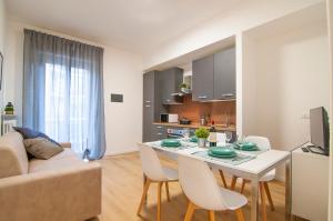 Η κουζίνα ή μικρή κουζίνα στο Italstay - Trieste 2 newly refurbished flat