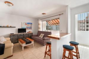 TV a/nebo společenská místnost v ubytování Central Los Cristianos apartment