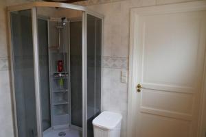 Ένα μπάνιο στο Seafront Holiday Home close to Reine, Lofoten +32 φωτογραφίες