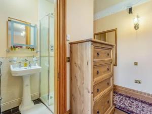 Koupelna v ubytování The Doune, Luxury Traditional Country House with hot tub