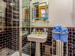 Koupelna v ubytování The Doune, Luxury Traditional Country House with hot tub