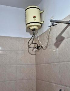 Ένα μπάνιο στο RK LION ROYAL GRAND PG coliving