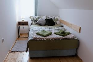 Katil atau katil-katil dalam bilik di Apartman Matija, Mokra Gora