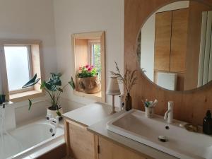 Gallery image of Country cottage with panoramic views in Todmorden