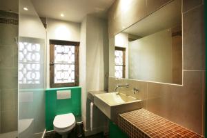 Photo de la galerie de l'établissement La Maison du Pont Vieux, à Cazilhac