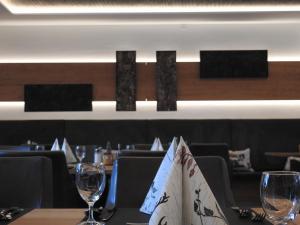 Sjónvarps- og/eða afþreyingartæki á Hotel Spöl Restaurant