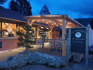 Restaurace v ubytování Cabane en bois POD 2