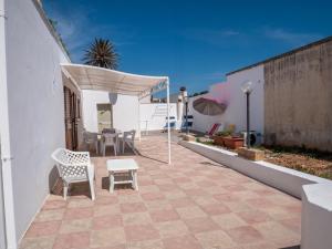 The building in which the holiday home is located
