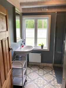 Gallery image of Cozy cottage in the middle of the forest in Glimåkra