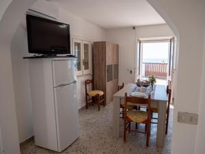 A kitchen or kitchenette at Villa Cordella 3