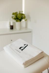 תמונה מהגלריה של Hotel Almirante באליקנטה