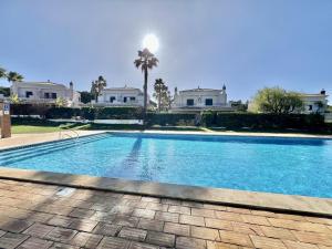 Bazén v ubytování Vilamoura Deluxe Villa with Pool by Homing nebo v jeho okolí