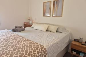 Postel nebo postele na pokoji v ubytování Casa em Condomínio - Ibiuna + 56 fotografií