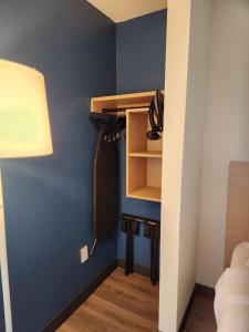 Spark by Hilton Wichita East客房内的一张或多张床位