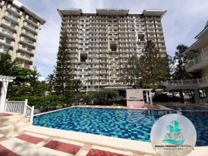 Πισίνα στο ή κοντά στο 2 br City and Mountain View 1016