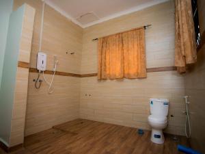 Ένα μπάνιο στο karibucottage&safari