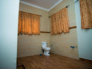 Ένα μπάνιο στο karibucottage&safari