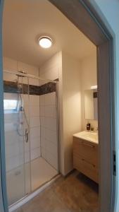 Un baño de Duplex Don Bosco C7