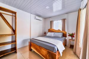 Postel nebo postele na pokoji v ubytování Villas Ande + 37 fotografií