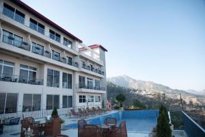 Nespecifikovaný výhled na hory nebo výhled na hory při pohledu z hotelu