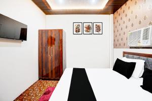 TV a/nebo společenská místnost v ubytování Hotel O ABHIK GRAND + 40 fotografií