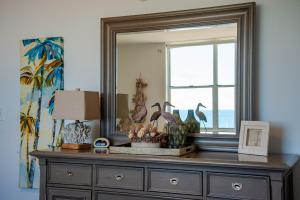 Bilde i galleriet til El Combate Oceanview Condo with Pool and Smart TV i Boqueron