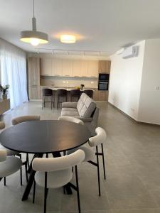 Φωτογραφία από το άλμπουμ του Egħżien Suite A2 Access to Tranquil Shared Pool σε Xagħra +53 φωτογραφίες