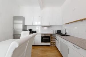 Køkken eller tekøkken på Great Central City Apartments Mitte Rosenthaler Platz + 248 billeder