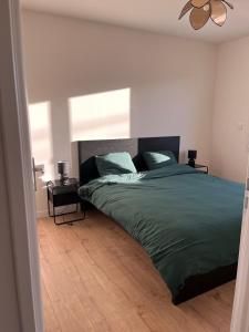 Maison familiale piscine 3 chambres Gujan-Mestras !客房内的一张或多张床位