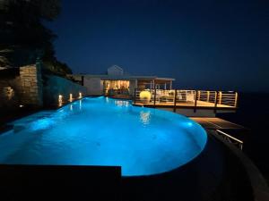 Bazén v ubytování Dolcevita Cliff Private Resort by KlabHouse - Adults Only nebo v jeho okolí + 37 fotografií